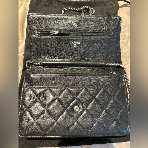 Chanel wallet on a chain - Picture 9 of 9